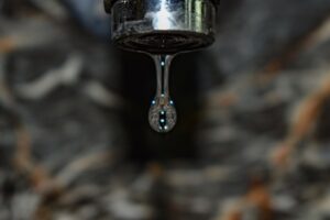 leaky faucet repair in conroe, tx